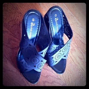 Black women's shoes/wedges